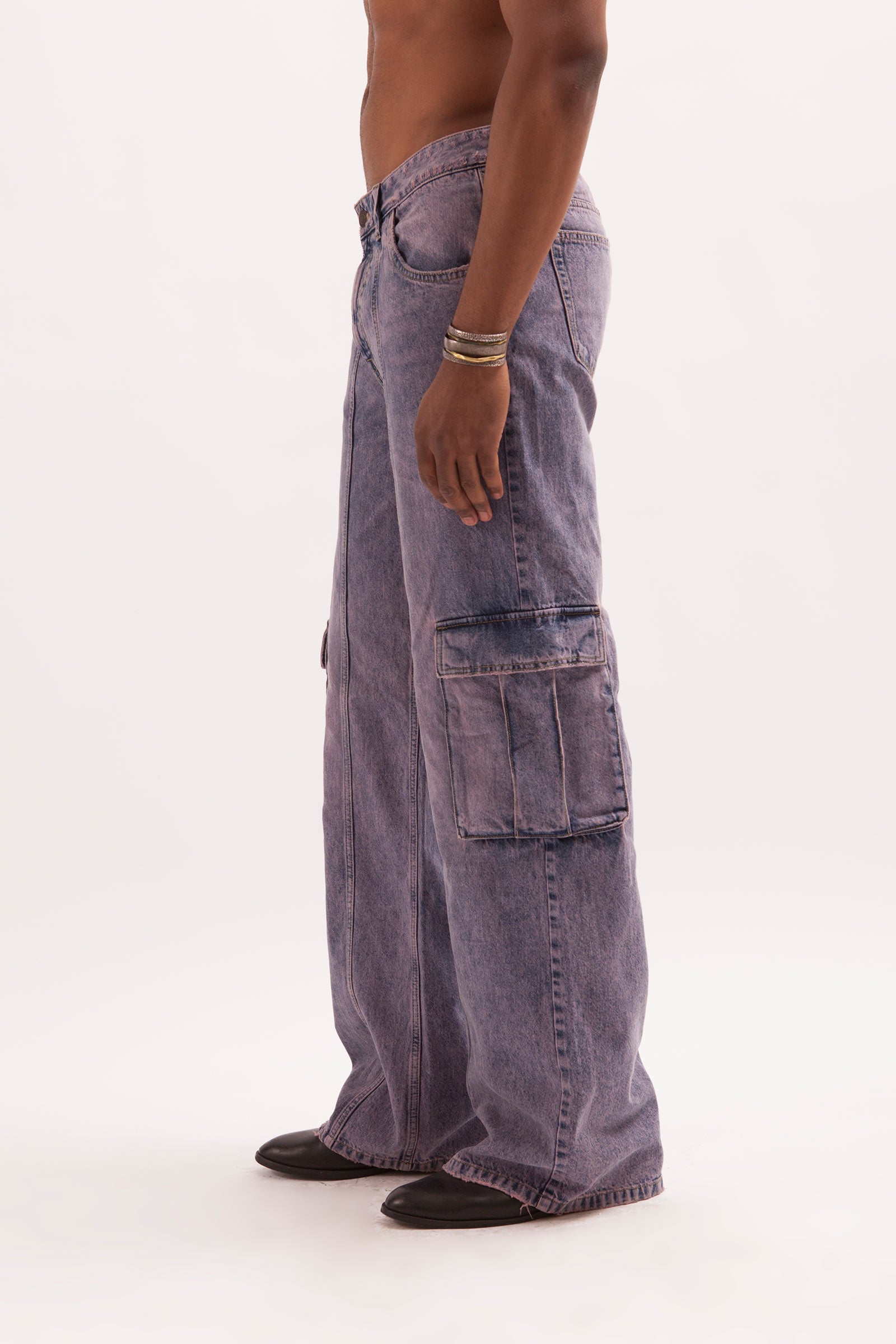 パンツ NO MASS PROD Flared denim cargo pants NO MASS PROD FLARED DENIM CARGO PANTS 【公式通販】