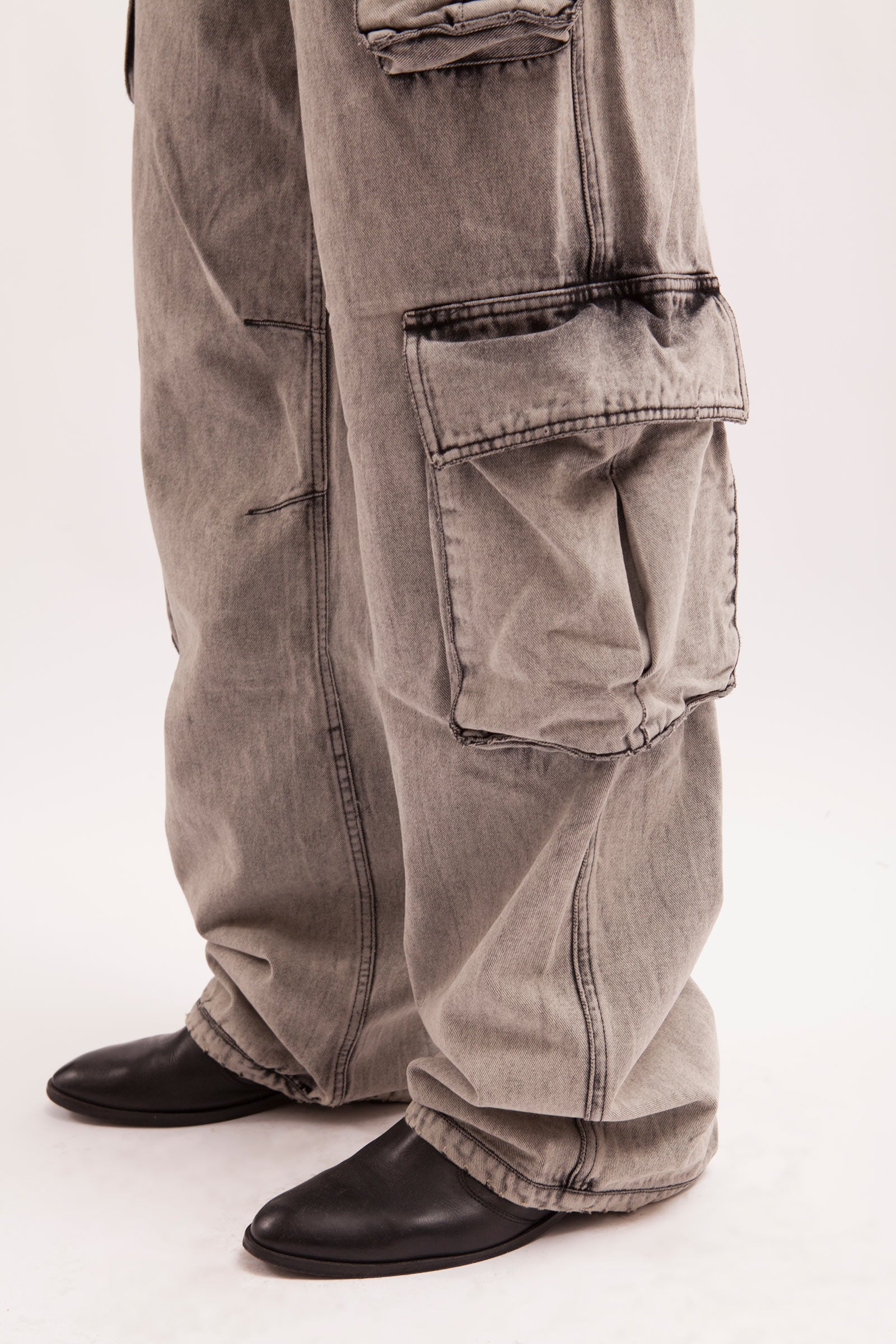 FOOLISH CARGO- LOOSE FIT ACID WASH MULTIPOCKETS BLACK DENIM